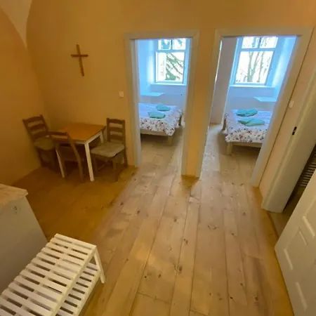 Klaster Lejlighedshotel *